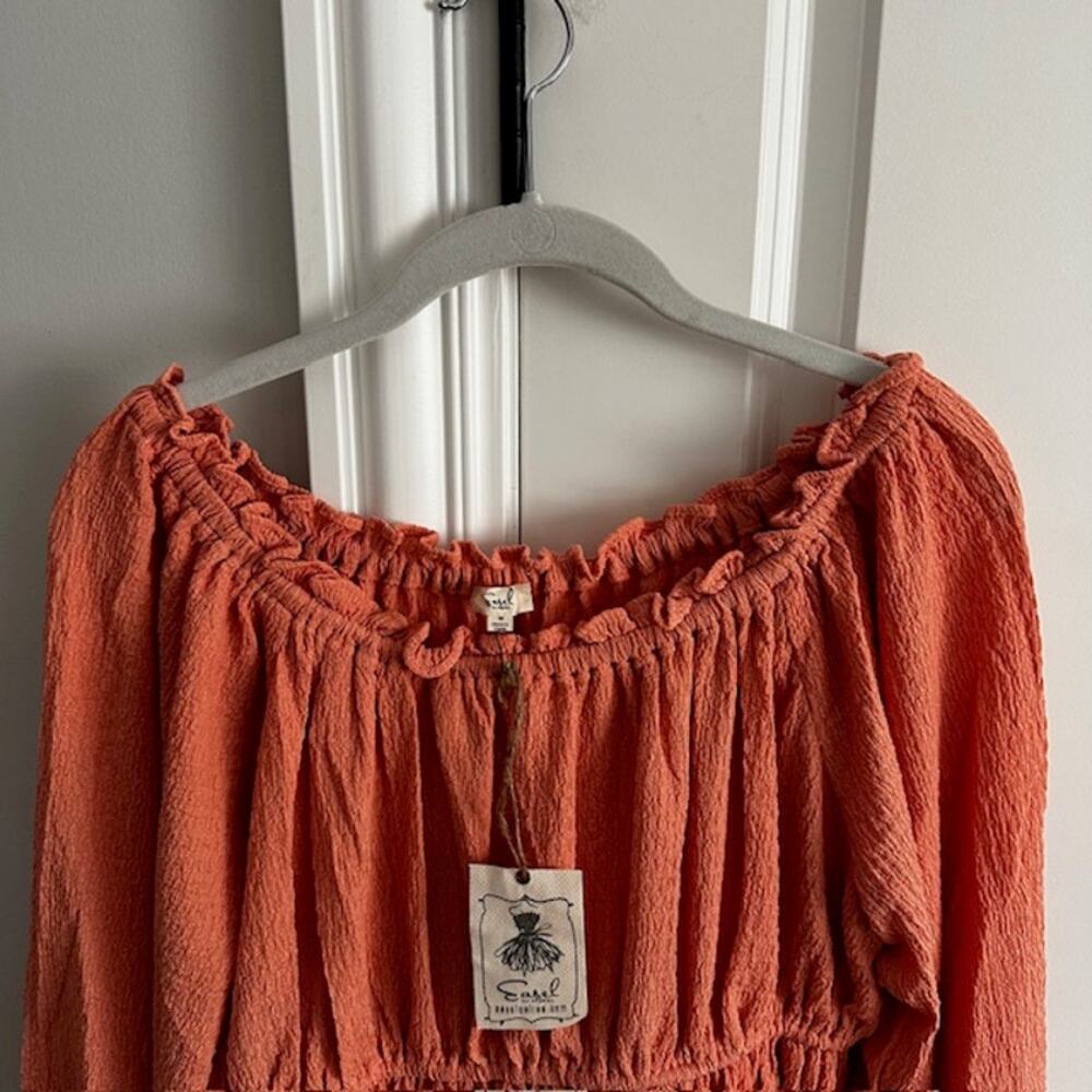 Easel NWT Coral Gauze Textured Boho Top Medium - Picture 3 of 9